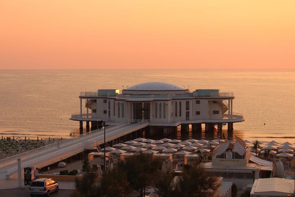 Hotel Cristallo Senigallia Exterior photo