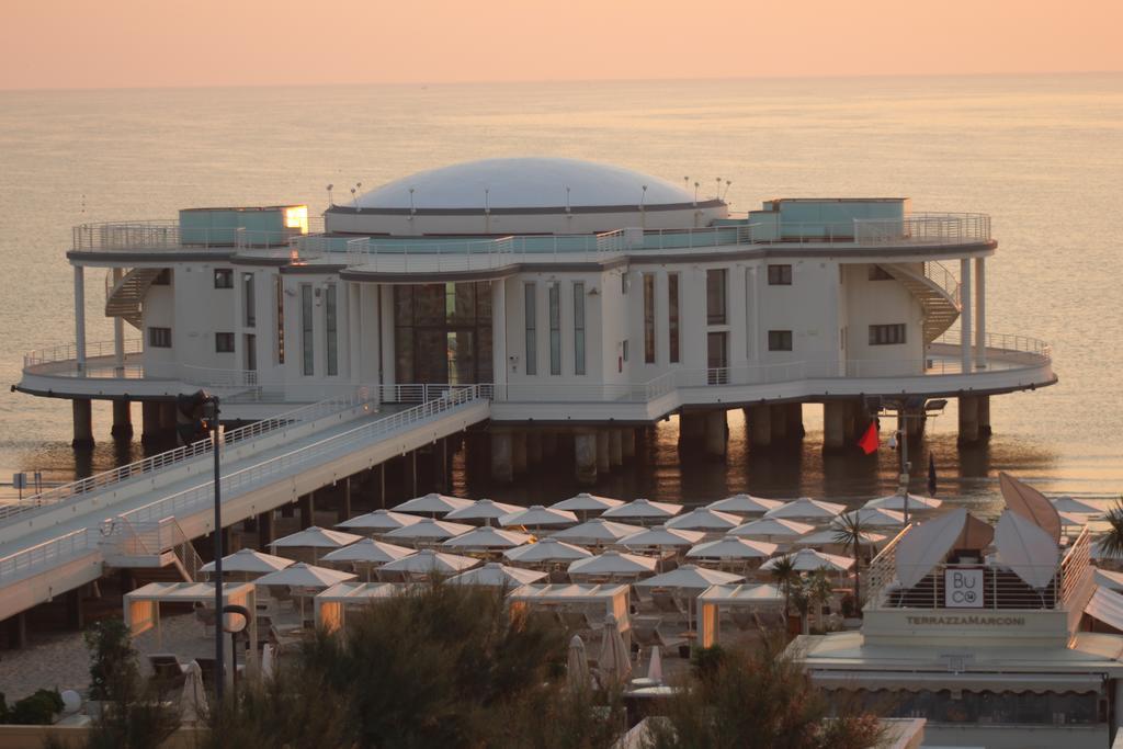 Hotel Cristallo Senigallia Exterior photo