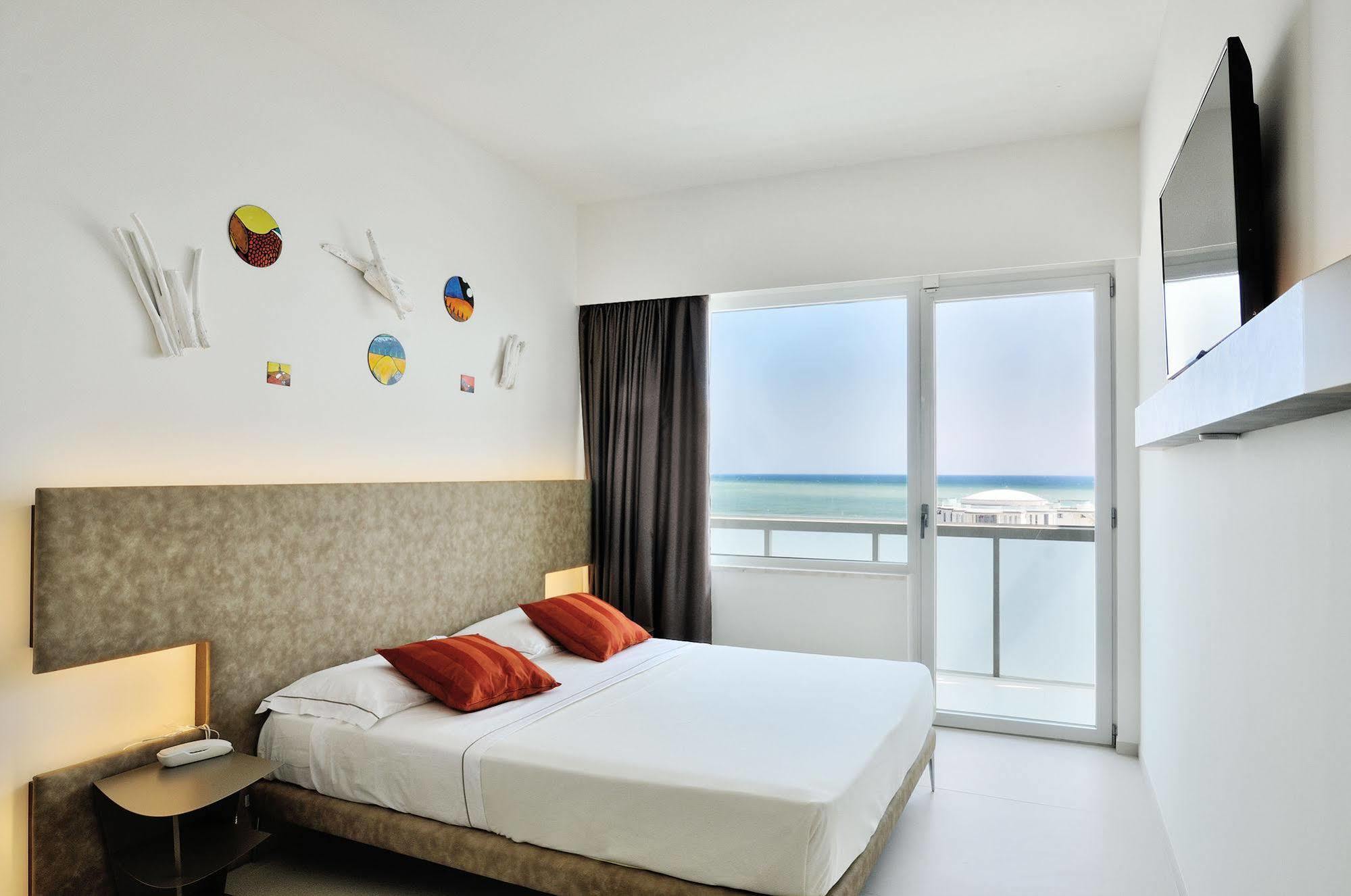 Hotel Cristallo Senigallia Exterior photo